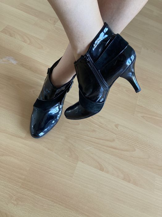 Ghete lac, piele naturala, noi, marime 40, toc stiletto
