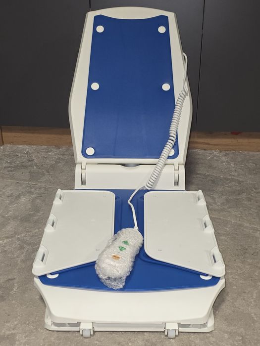 Инвалидное кресло (подъемник)