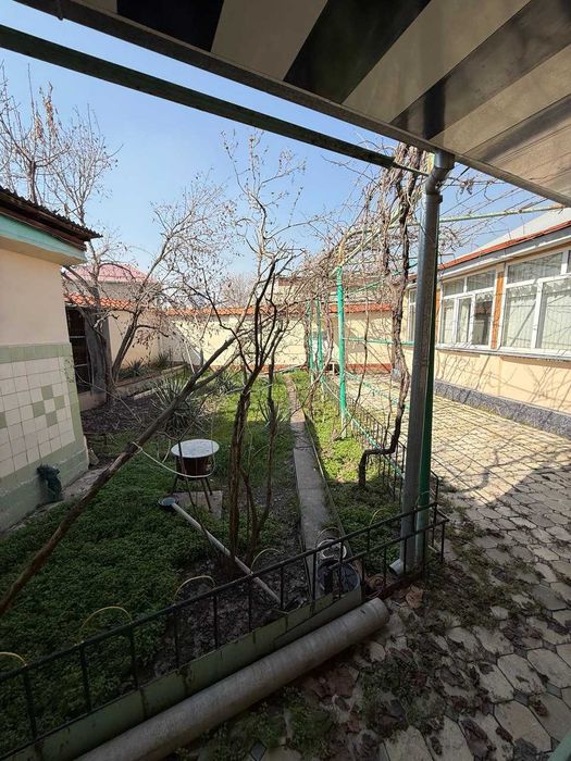 СРОЧНО продаётся СВОЙ дом с участком 2.7 сотки. Азербайджанский центр