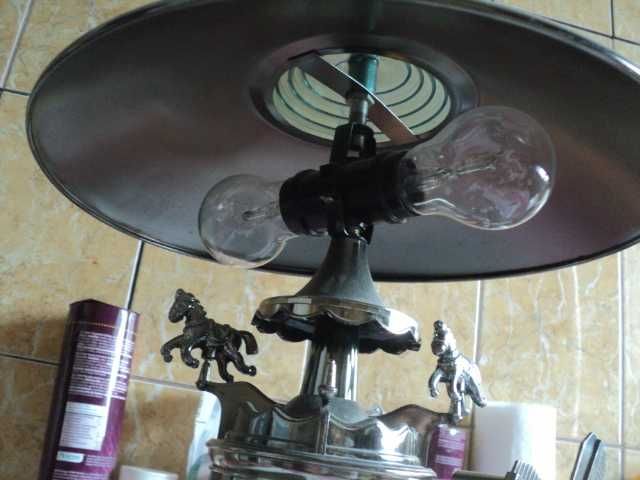 Glob pamantesc iluminat si veioza/ceas/telefon/ morisca si bibelouri