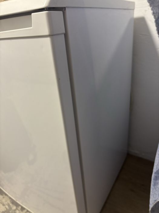 Холодильник работает хороший