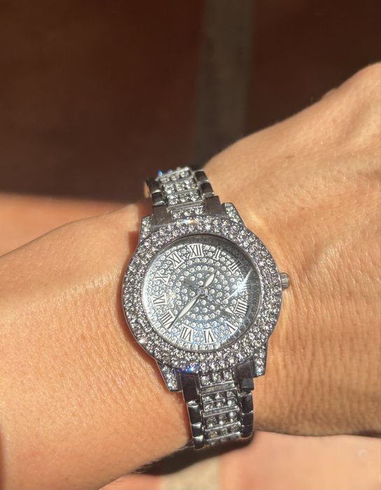 Часовник дамски ново