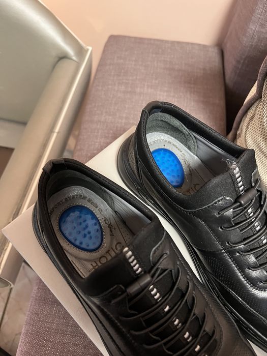 Нови мъжки обувки от естествена кожа