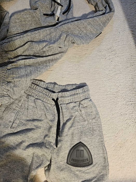 Дамски спортен екип