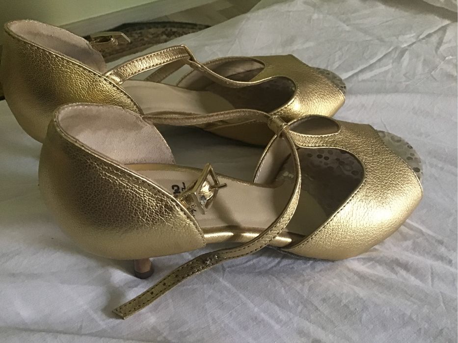 Pantofi de dans aurii nr 37 toc 5,5 cm
