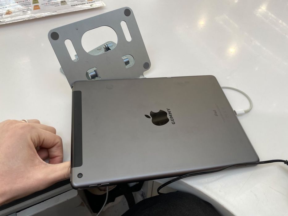 Apple Ipad 9, память 64Гб