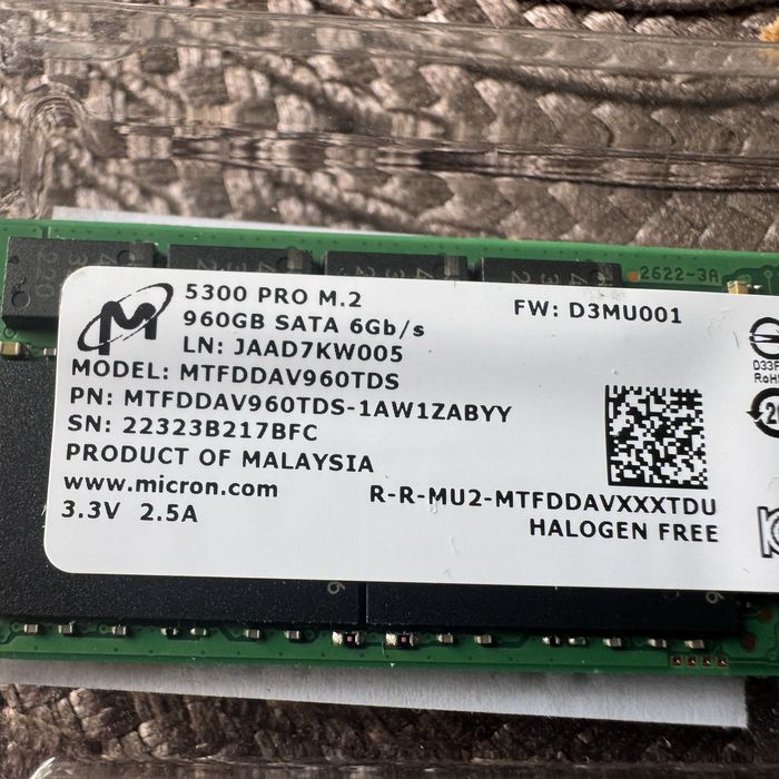 Новый ssd 960GB Micron 5300 Pro m2. sata