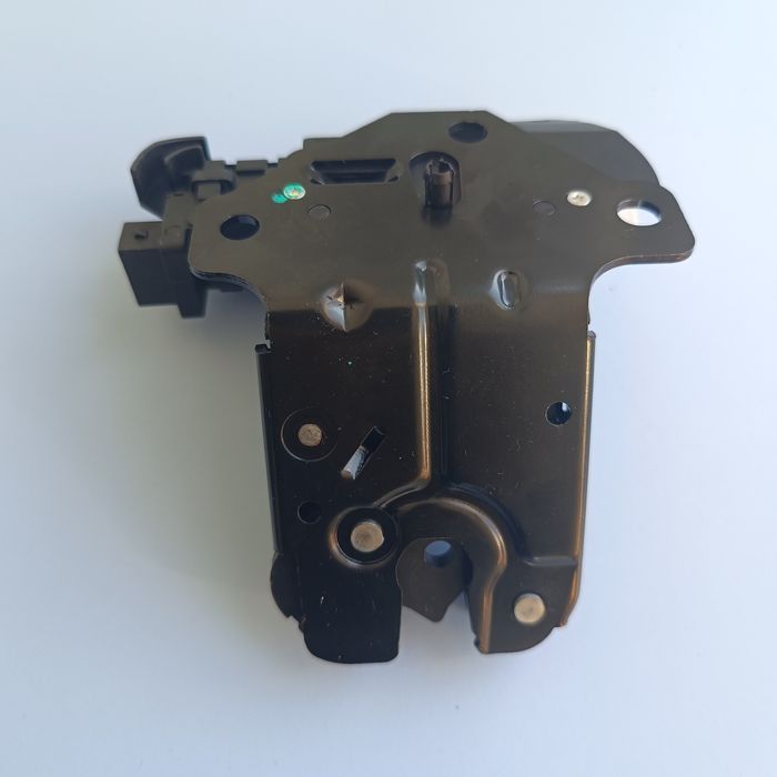 Брава за багажник/ заден капак Audi A3 8P, A4 B7, A6 C6,Q7,TT, Нова