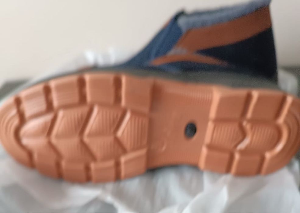 Ботиночки новые 39 размер