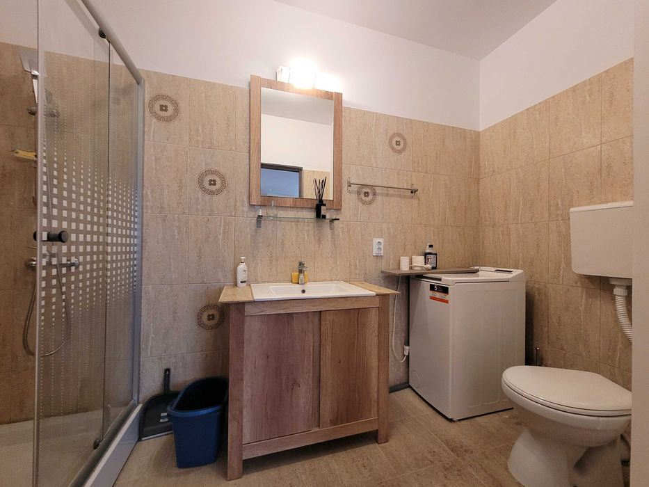 Apartament cu două camere, Bună Ziua