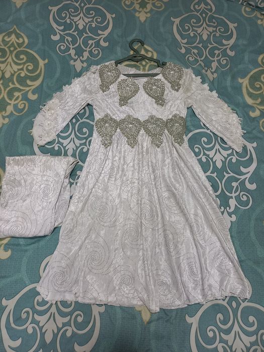 келинлар киядиган ок койлакча