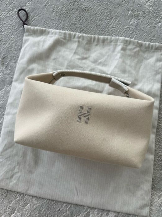 Hermes несесер ……