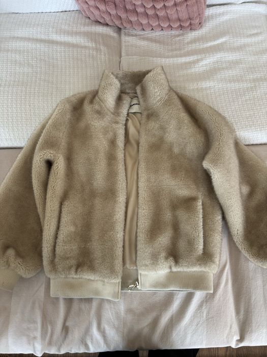 Яке Sandro чисто ново