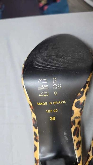 Pantofi cu toc Tango, piele naturala , marimea 38