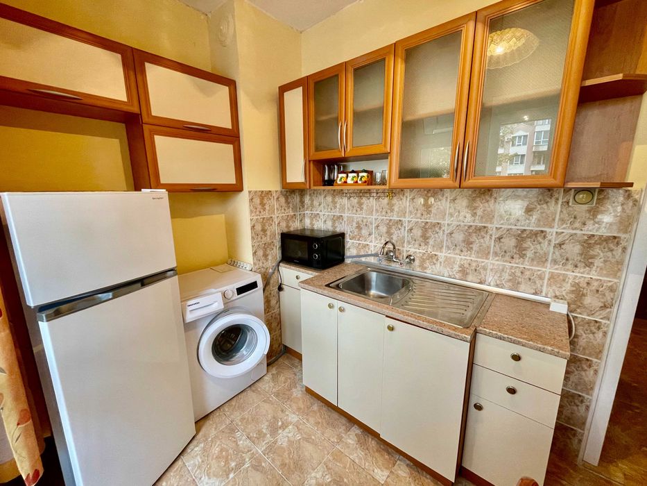 Дава се под наем Тристаен апартамент в Варна, Базар Левски - 65 кв.м за 450 € - Снимка #3