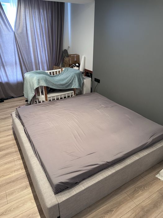 Продам кровать с матрасом 225*215