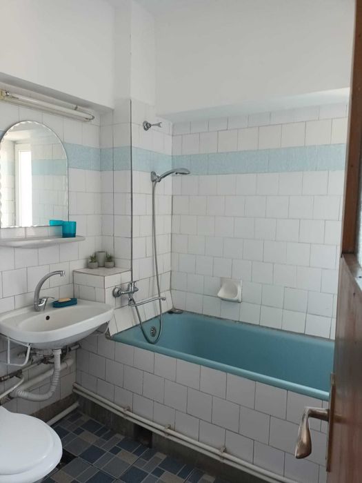 Inchiriem apartament 3 camere Ultracentral-Asirom mobilat,Centrala,AC