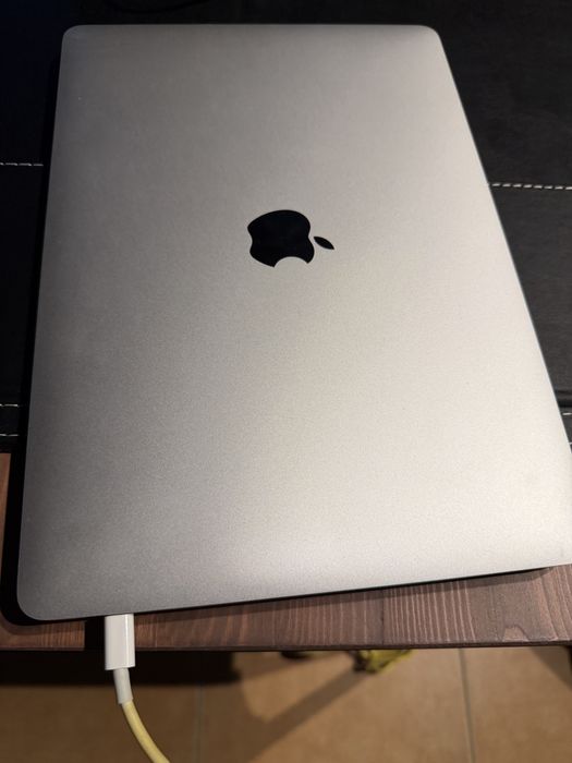 MacBook Pro 13” Retina Intel i5 Quad-Core / 8GB / SSD 256GB