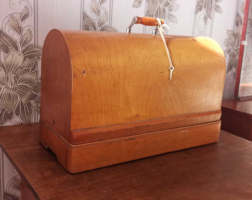 Швейная машинка ручная