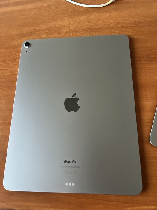 Продавам IPAD 13