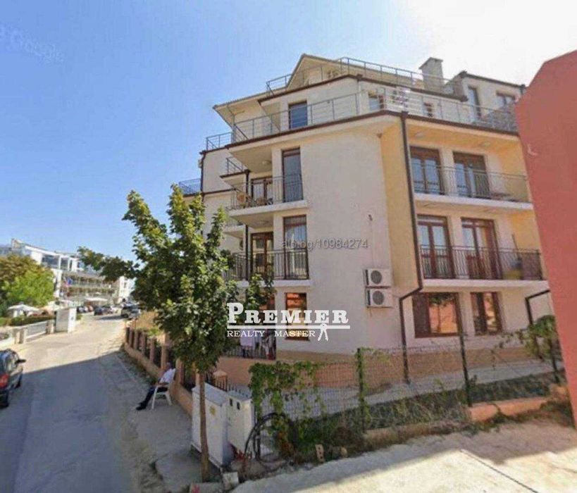 Продава се тристайен апартамент в град Бяла.