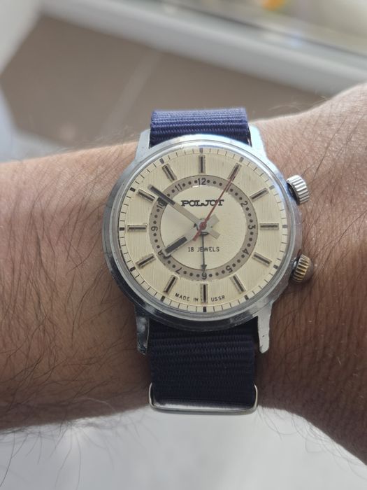 Ceas mecanic cu sonerie Poljot. Totul funcționează foarte bine