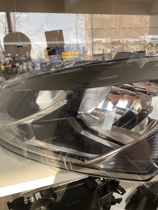 Фара передняя Фольксваген Поло