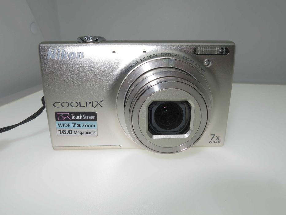 Nikon Coolpix S6150 компактен цифров фотоапарат тъч скрин мини камера