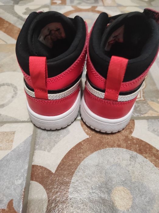 Детски кецове Nike Jordan номер 28