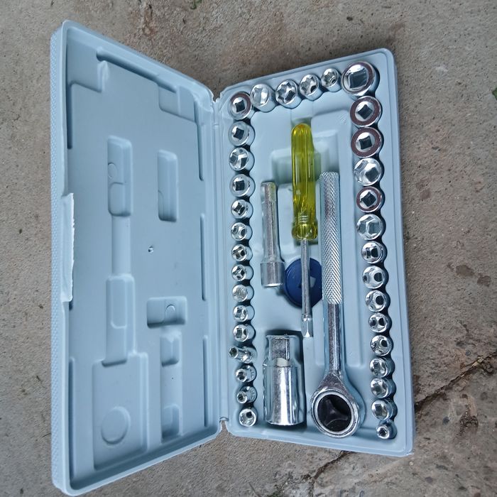 Trusa de chei si lampa panou solar