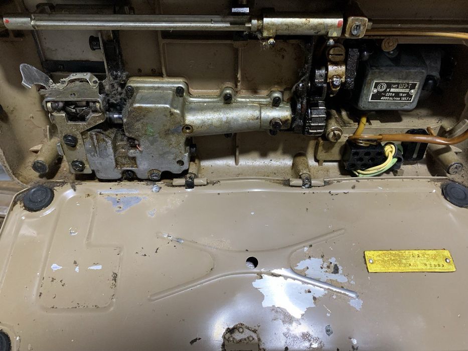 Продам швейную машинку 1957 года