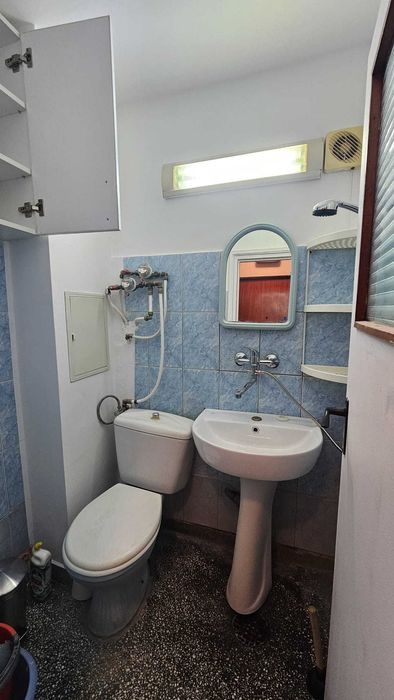 Inchiriez garsoniera Moise Nicoara