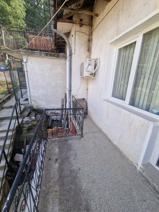 Двуетажна къща в кв. Княжево! До Витоша!