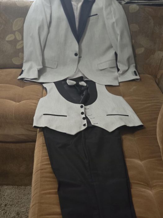Мъжки костюм за бал