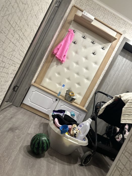 Продам прихожую вешалку