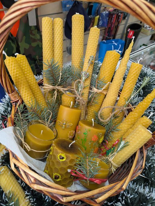 Ръчно изработени восъчни свещи. 100% чист пчелен восък. Ръчно рисувани