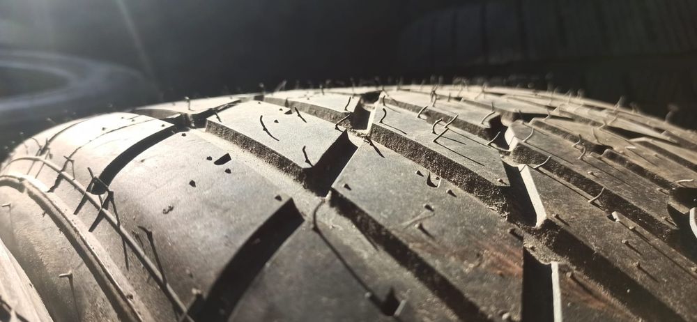 300 680 18 Hankook Ventus Z207 Competition 2 anvelope vara noi Radical