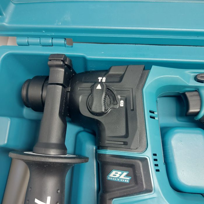 ПРОМОЦИЯ.Акумулаторен перфоратор Makita DHR171RAX3