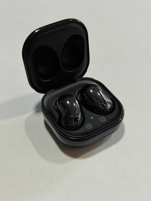 Блутут слушалки Samsung Galaxy Buds Live
