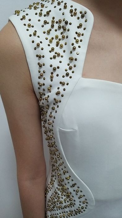 Жаңа жылға , басқа да мерекелерге көйлектер сатылады