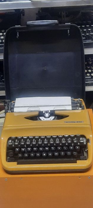 Mașină de scris Privileg 270 impecabilă