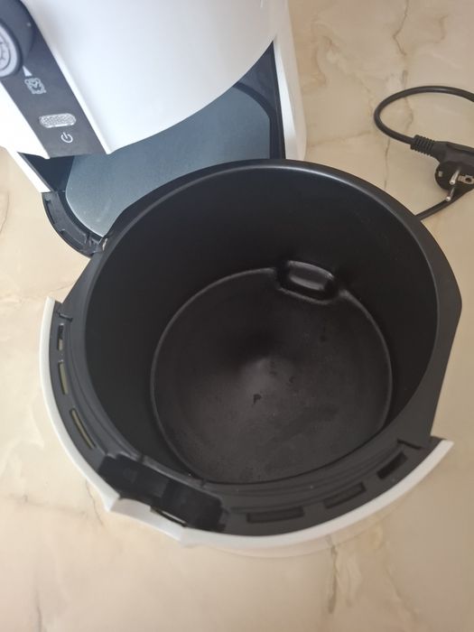 Vând airfryer la preț foarte bun