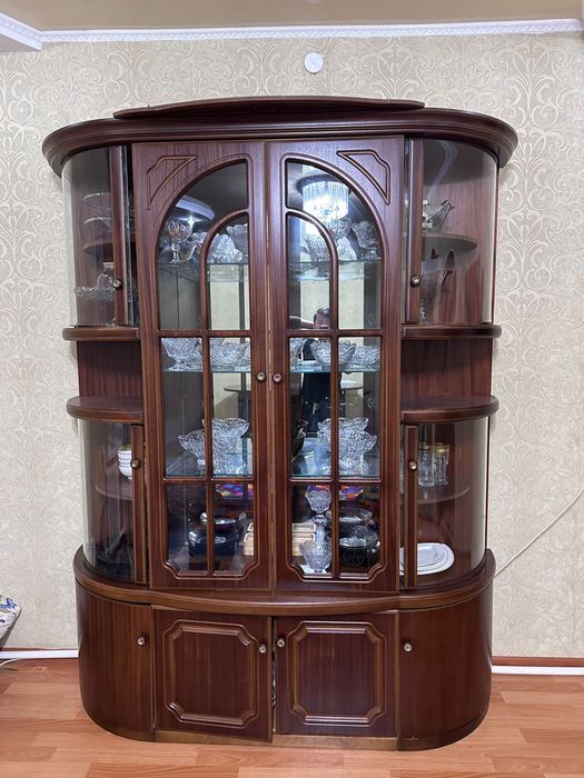 Продам стенку, витрину