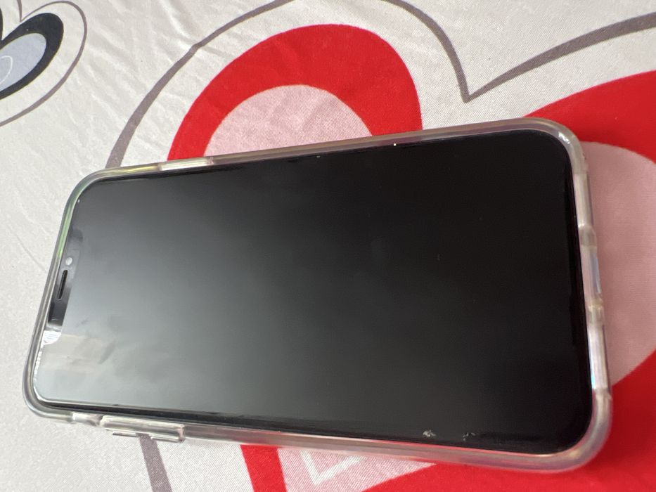 Iphone 11  are foalie de protectie