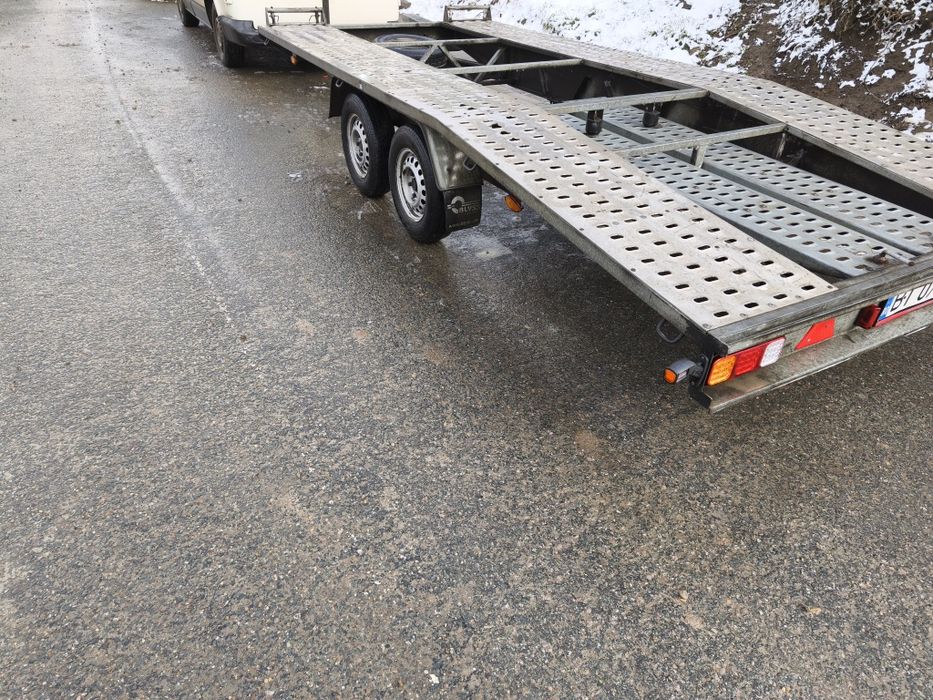 Vând platforma 2700 kg 4.5 m utili stare foarte bună și remorca 2000 k