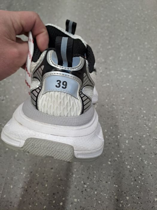 Balenciaga 39 și 43 predare personala fundeni dobroesti