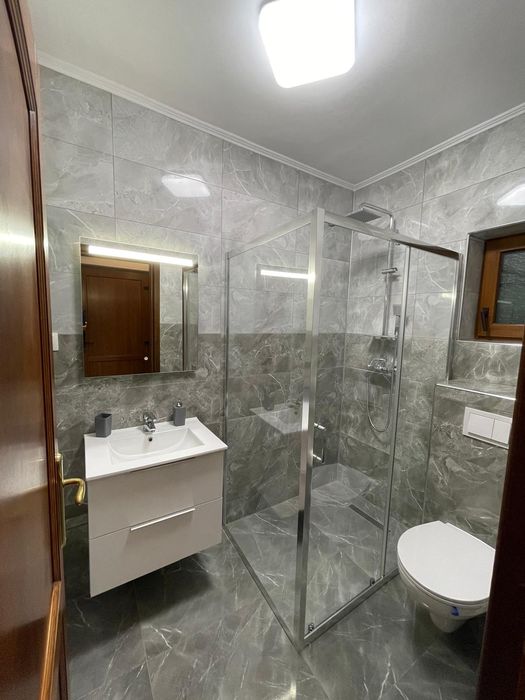 Inchiriez casuță, Busteni centru pentru maxim 4 persoane 350 lei pe zi