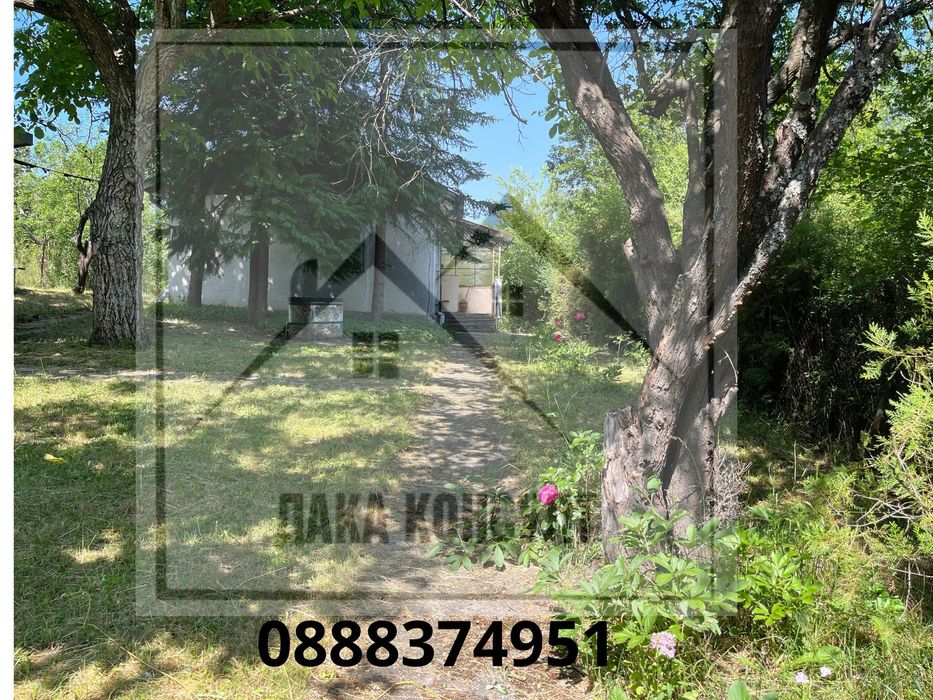 Продавам къща в с. Жедна