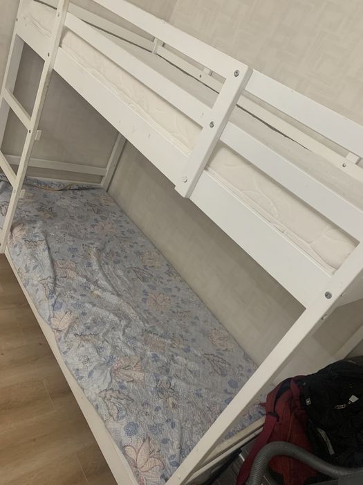 Продам деткий кровать двух ярусный