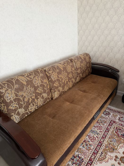 Продам диван 2,60х90 см